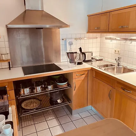 Stilvolles Business-apartment Mit Balkon In Wiesdorf - Wohnen ليفركوزن