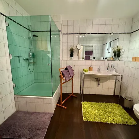 Stilvolles Business-apartment Mit Balkon In Wiesdorf - Wohnen شقة ليفركوزن