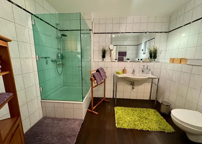 Stilvolles Business-apartment Mit Balkon In Wiesdorf - Wohnen Lejlighed Leverkusen